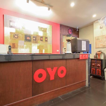 Oyo 1054 Phuket Backpacker Hostel Buitenkant foto