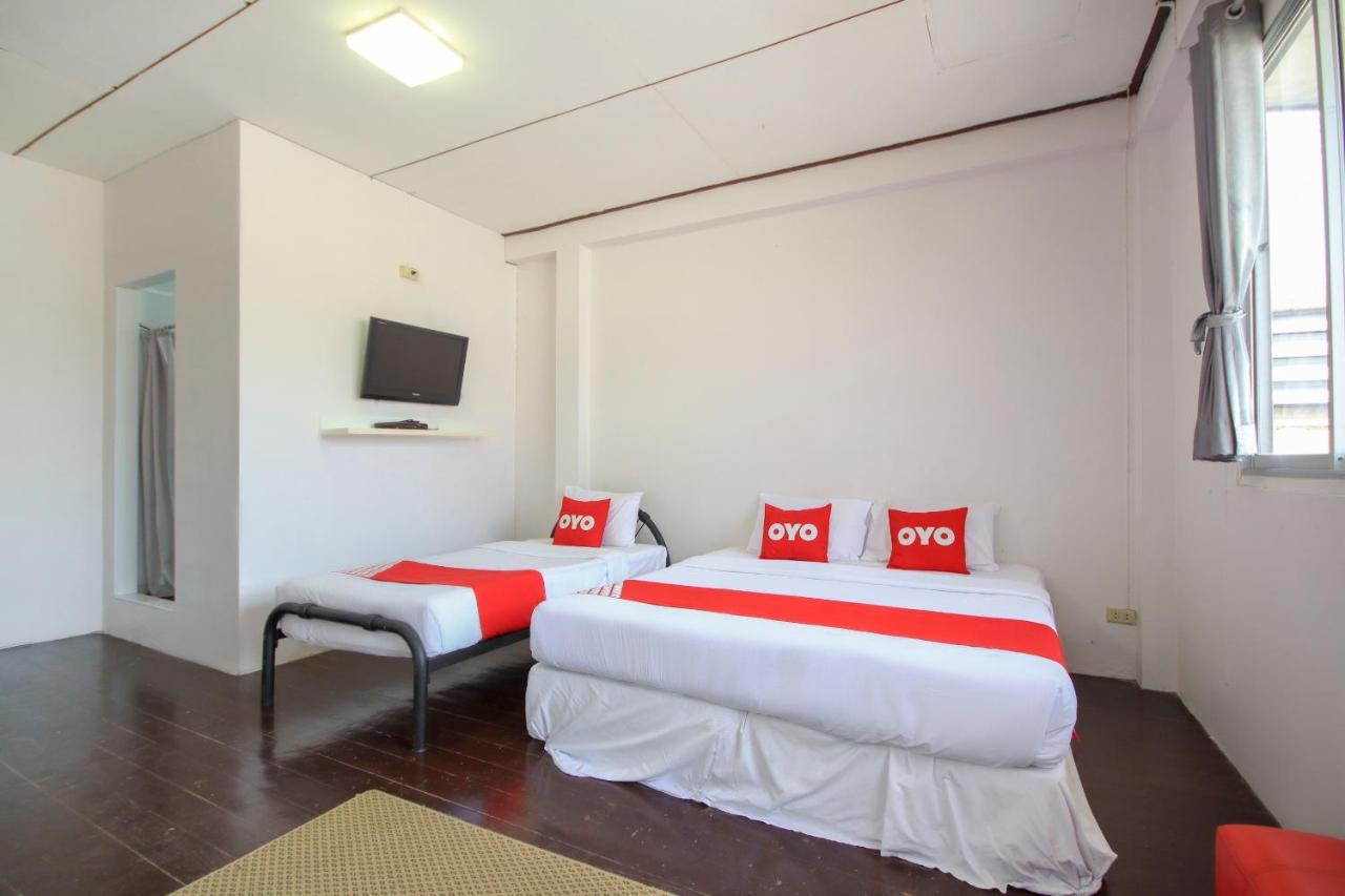 Oyo 1054 Phuket Backpacker Hostel Buitenkant foto