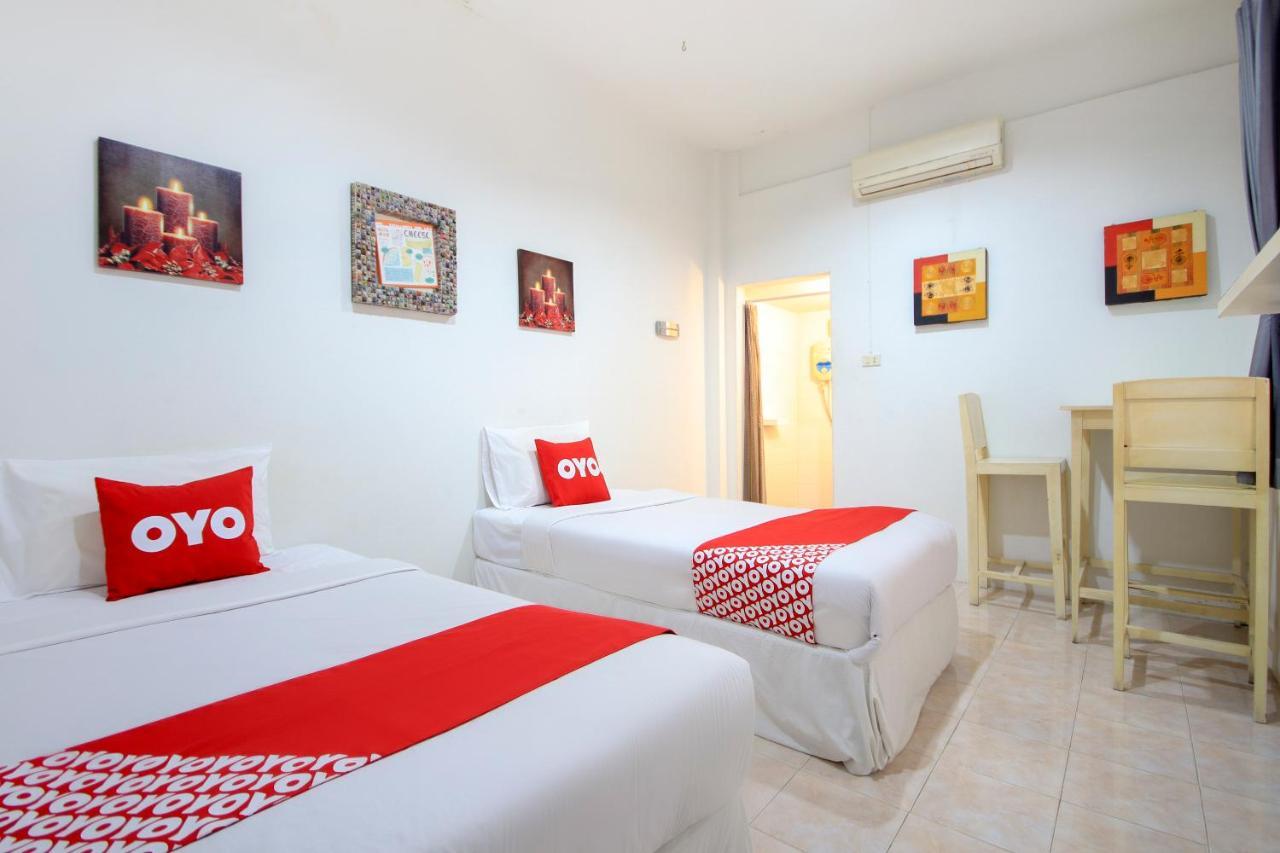 Oyo 1054 Phuket Backpacker Hostel Buitenkant foto