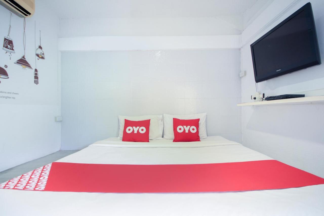 Oyo 1054 Phuket Backpacker Hostel Buitenkant foto