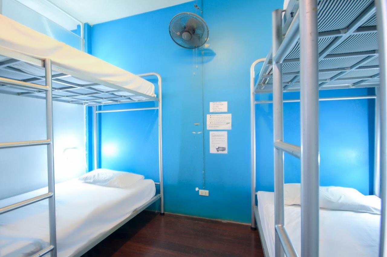 Oyo 1054 Phuket Backpacker Hostel Buitenkant foto