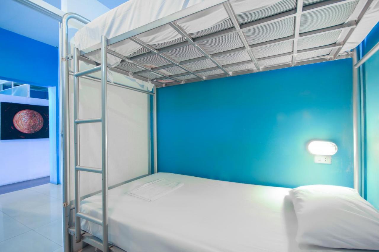 Oyo 1054 Phuket Backpacker Hostel Buitenkant foto
