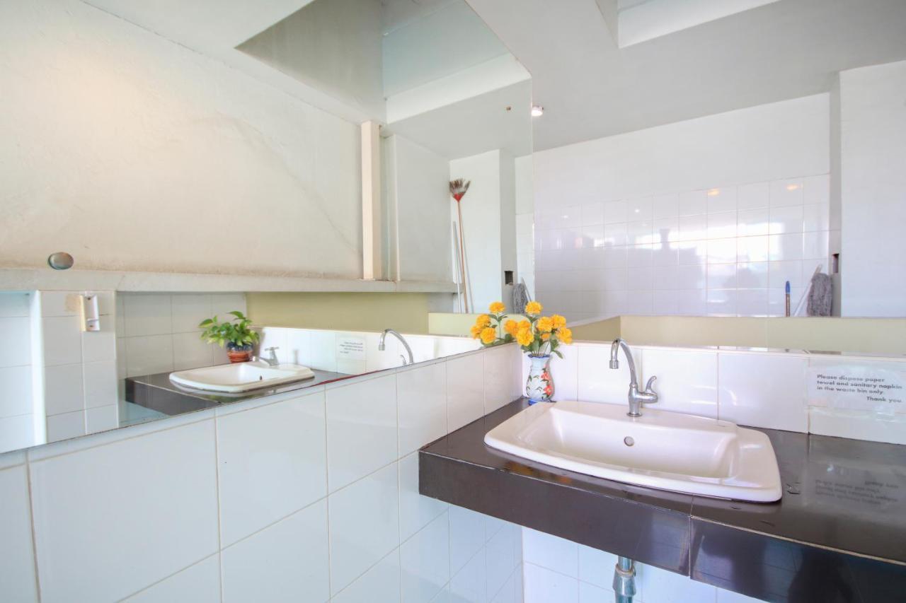 Oyo 1054 Phuket Backpacker Hostel Kamer foto