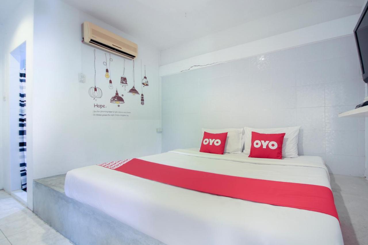 Oyo 1054 Phuket Backpacker Hostel Buitenkant foto