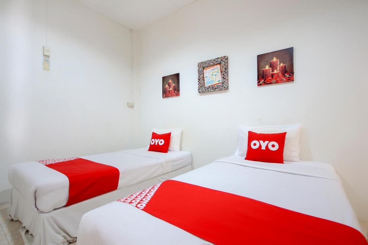 Oyo 1054 Phuket Backpacker Hostel Buitenkant foto