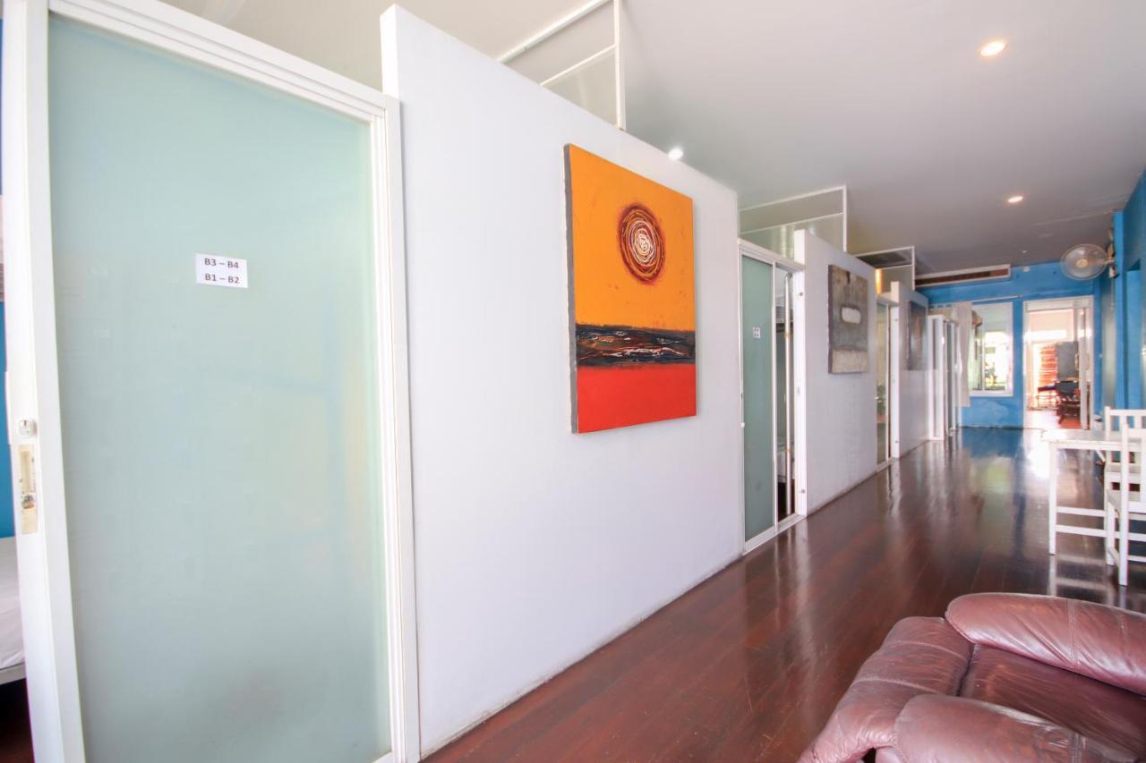 Oyo 1054 Phuket Backpacker Hostel Buitenkant foto