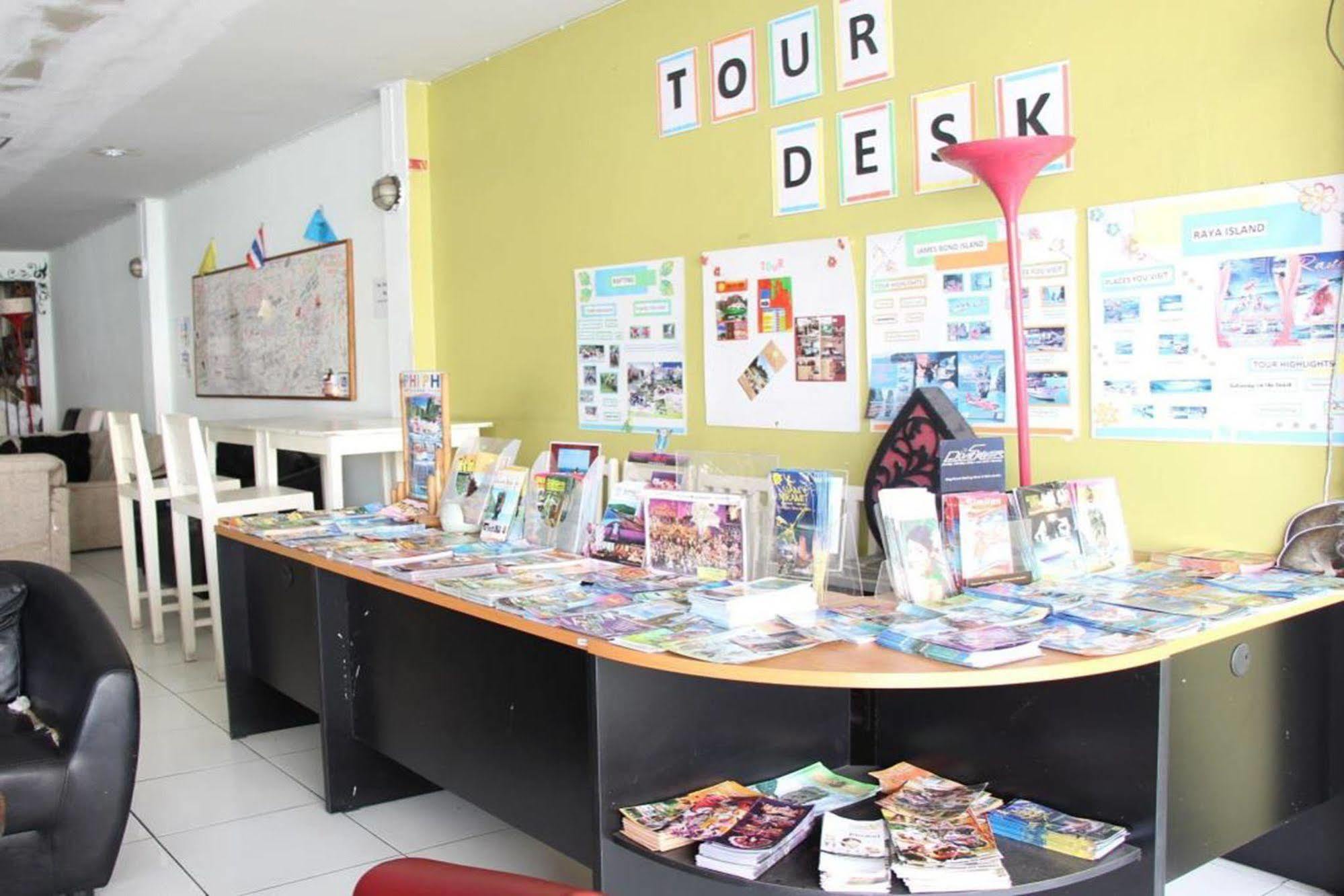 Oyo 1054 Phuket Backpacker Hostel Buitenkant foto